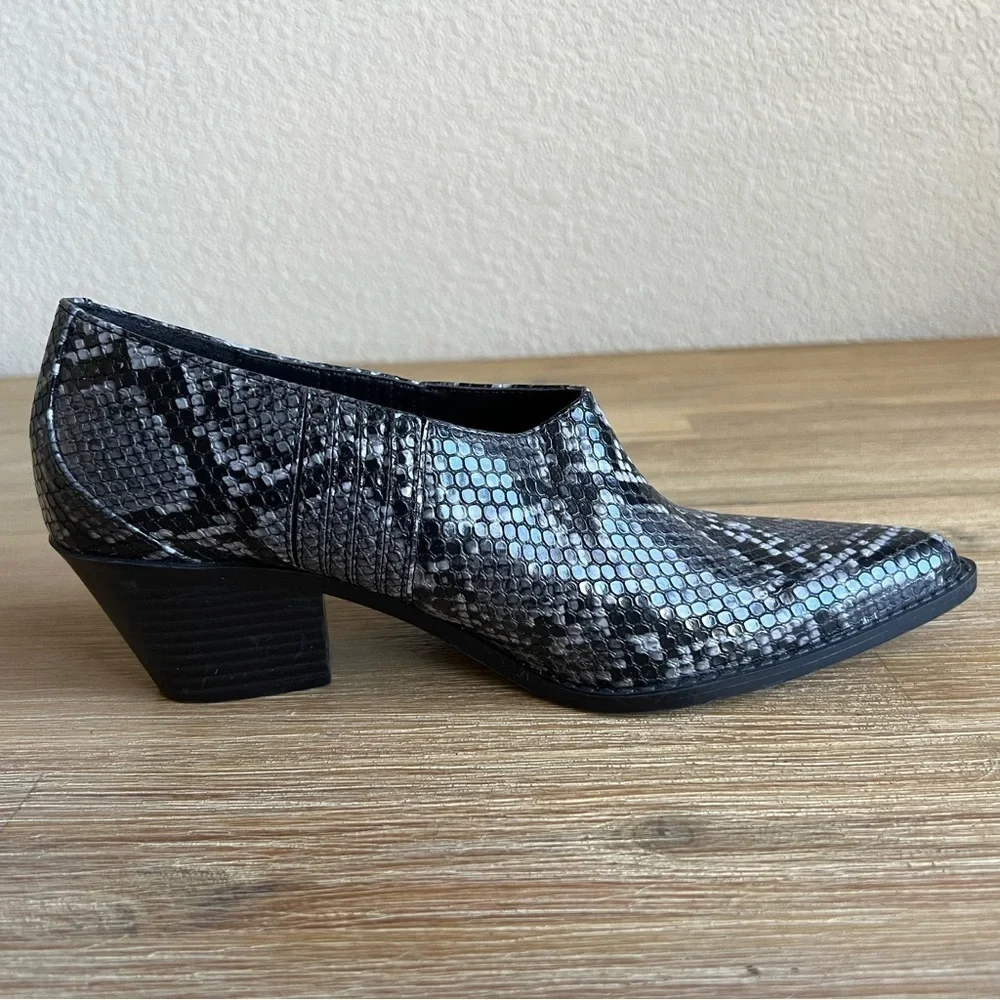 Zara Block Heel Shoes Women Size 36 US 6 Snake Print Western Pointed Toe Stylish
